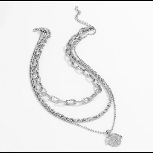 Layered Silver Necklace with pendant - Picture 2 of 3